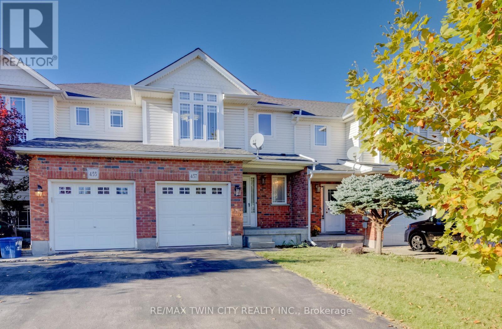 457 Annapolis Court, Waterloo, Ontario  N2K 4E7 - Photo 3 - X14093294
