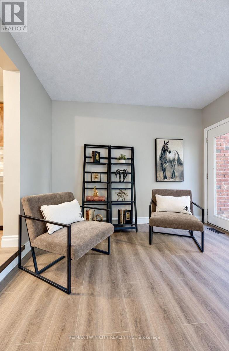 457 Annapolis Court, Waterloo, Ontario  N2K 4E7 - Photo 6 - X14093294