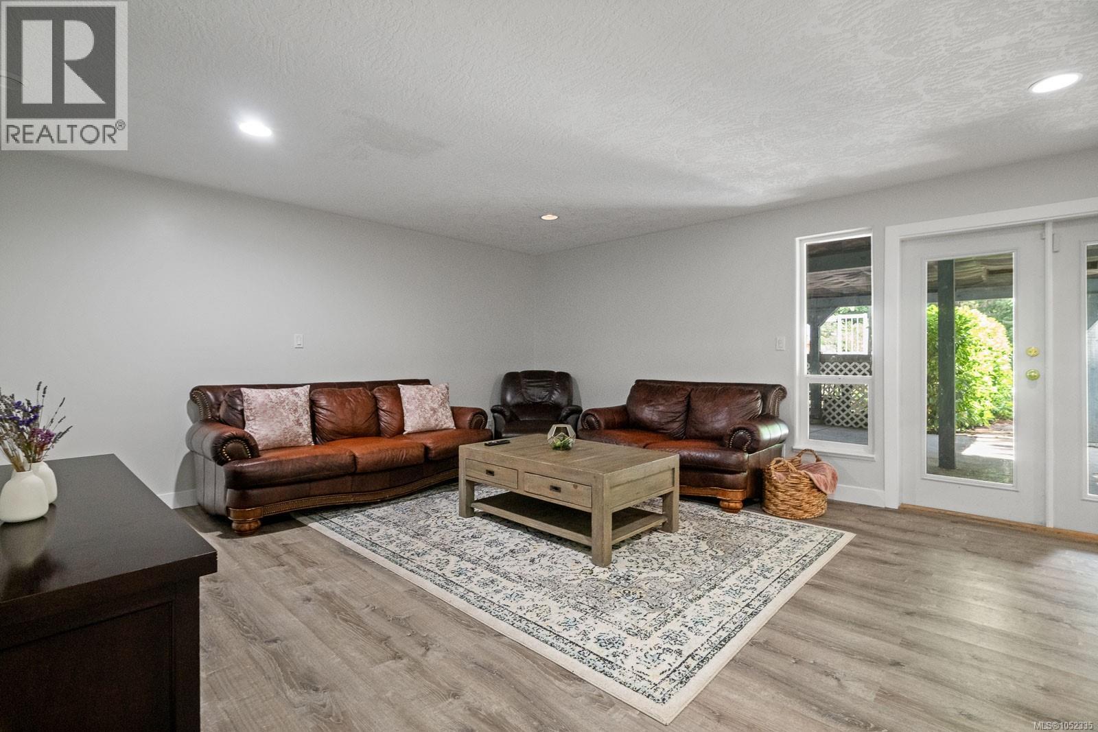 1187 Osprey Dr