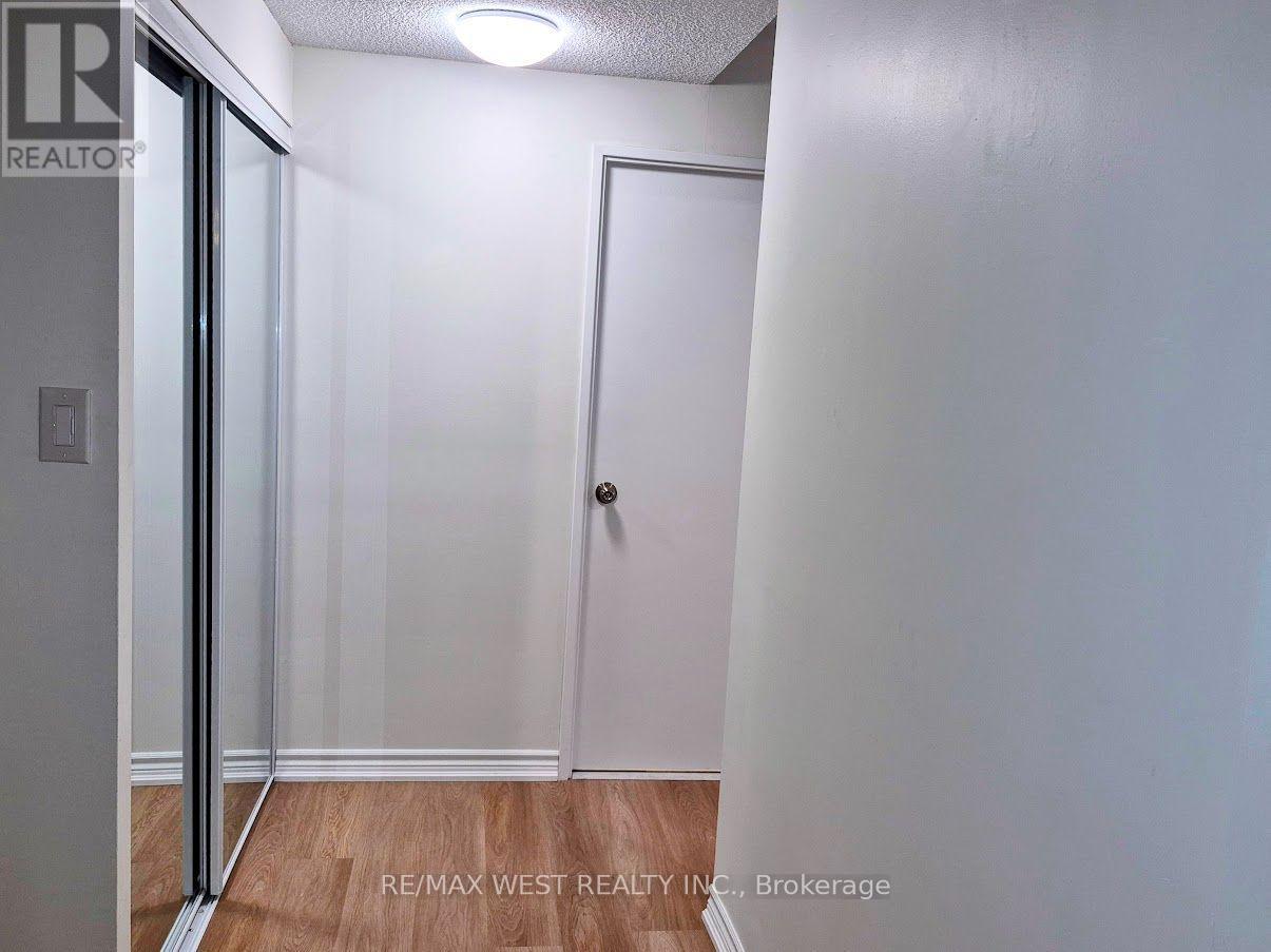 802 - 250 Scarlett Road, Toronto, Ontario  M6N 4X5 - Photo 14 - W14093154