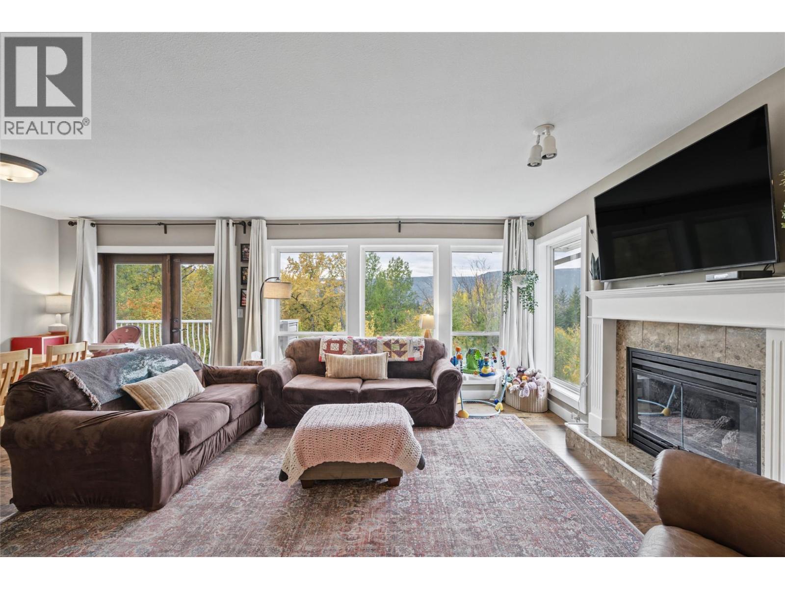 251 17 Street SE, Salmon Arm, British Columbia  V1E 1R7 - Photo 25 - 10403467