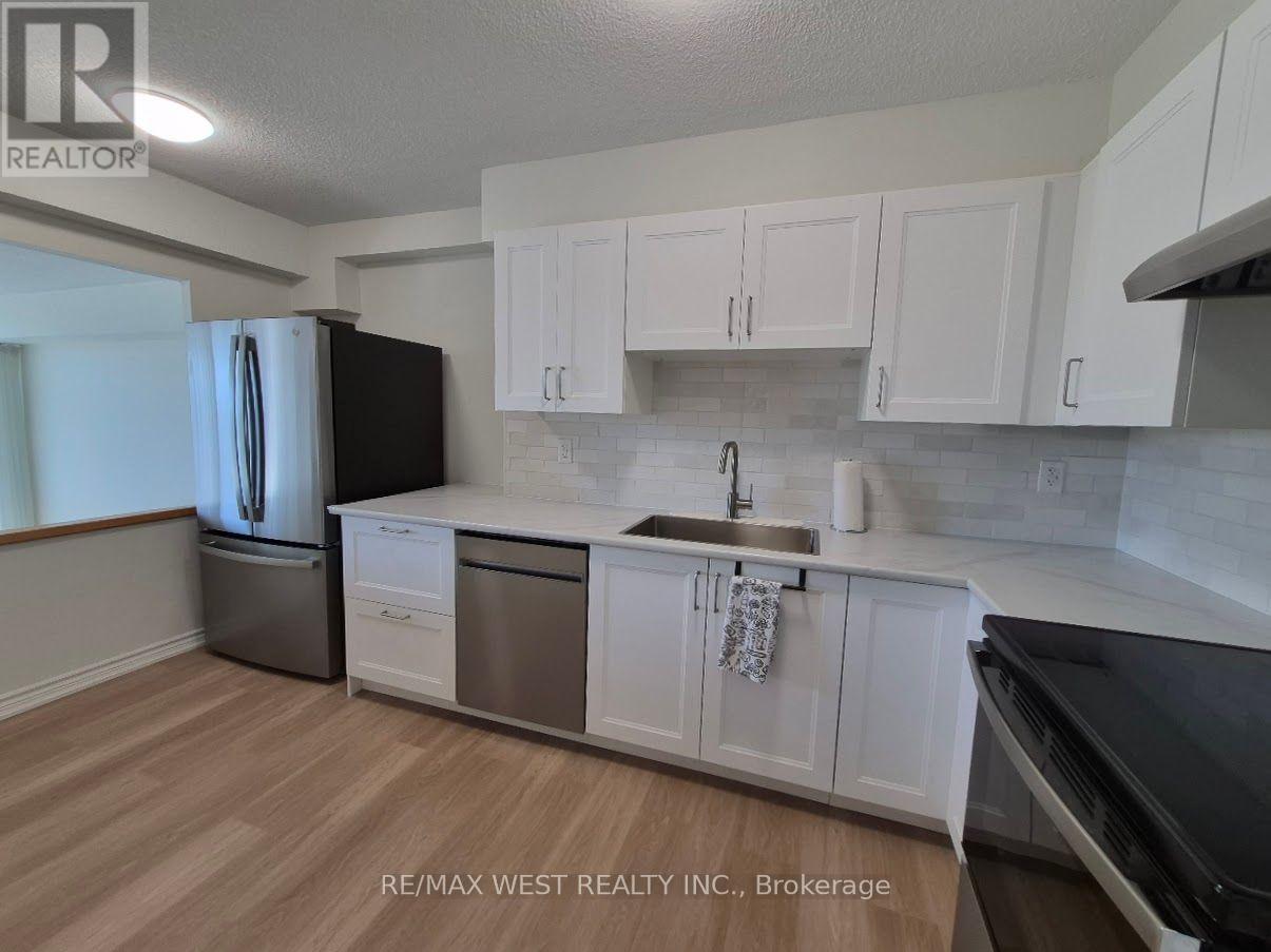 802 - 250 Scarlett Road, Toronto, Ontario  M6N 4X5 - Photo 5 - W14093154