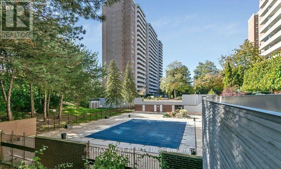 802 - 250 Scarlett Road, Toronto, Ontario  M6N 4X5 - Photo 22 - W14093154