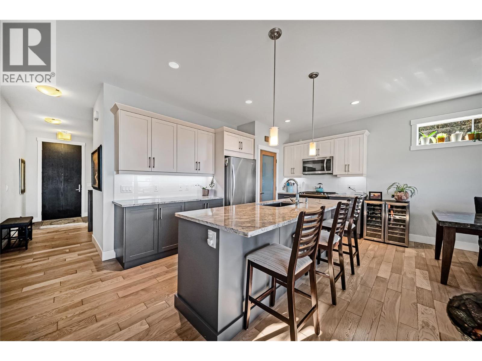 2345 Spring Lane, Kelowna, British Columbia  V1P 1T8 - Photo 4 - 10403492