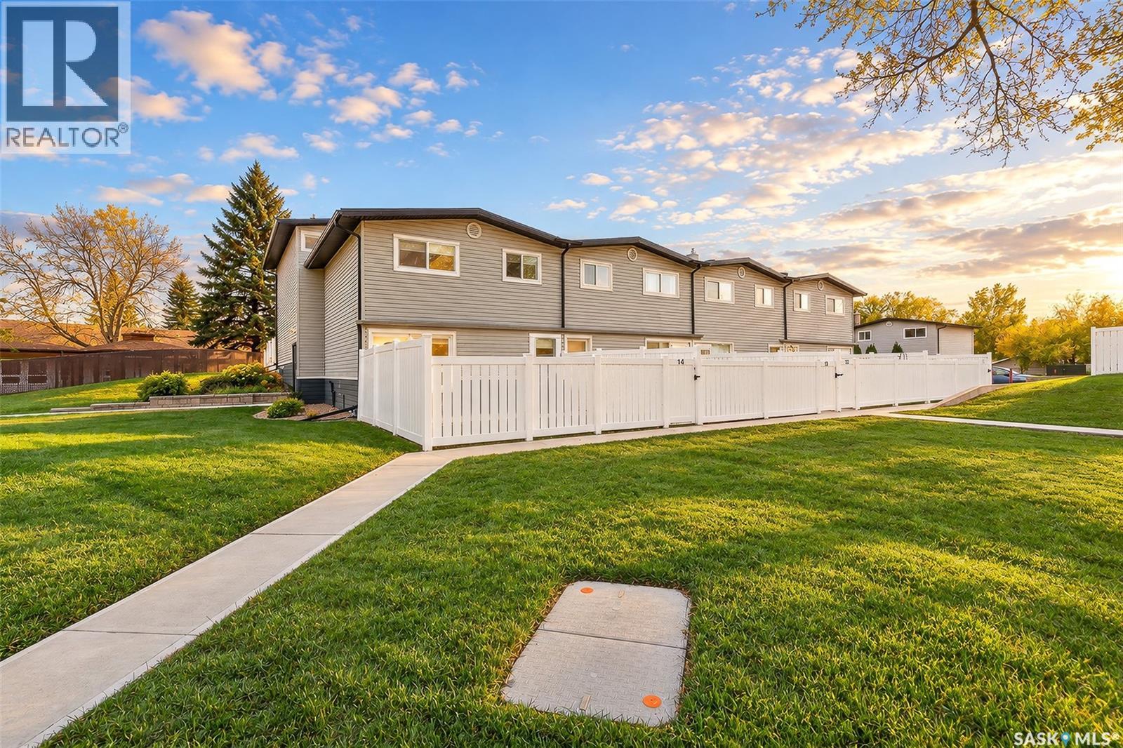 14 1292 Gordon ROAD, moose jaw, Saskatchewan