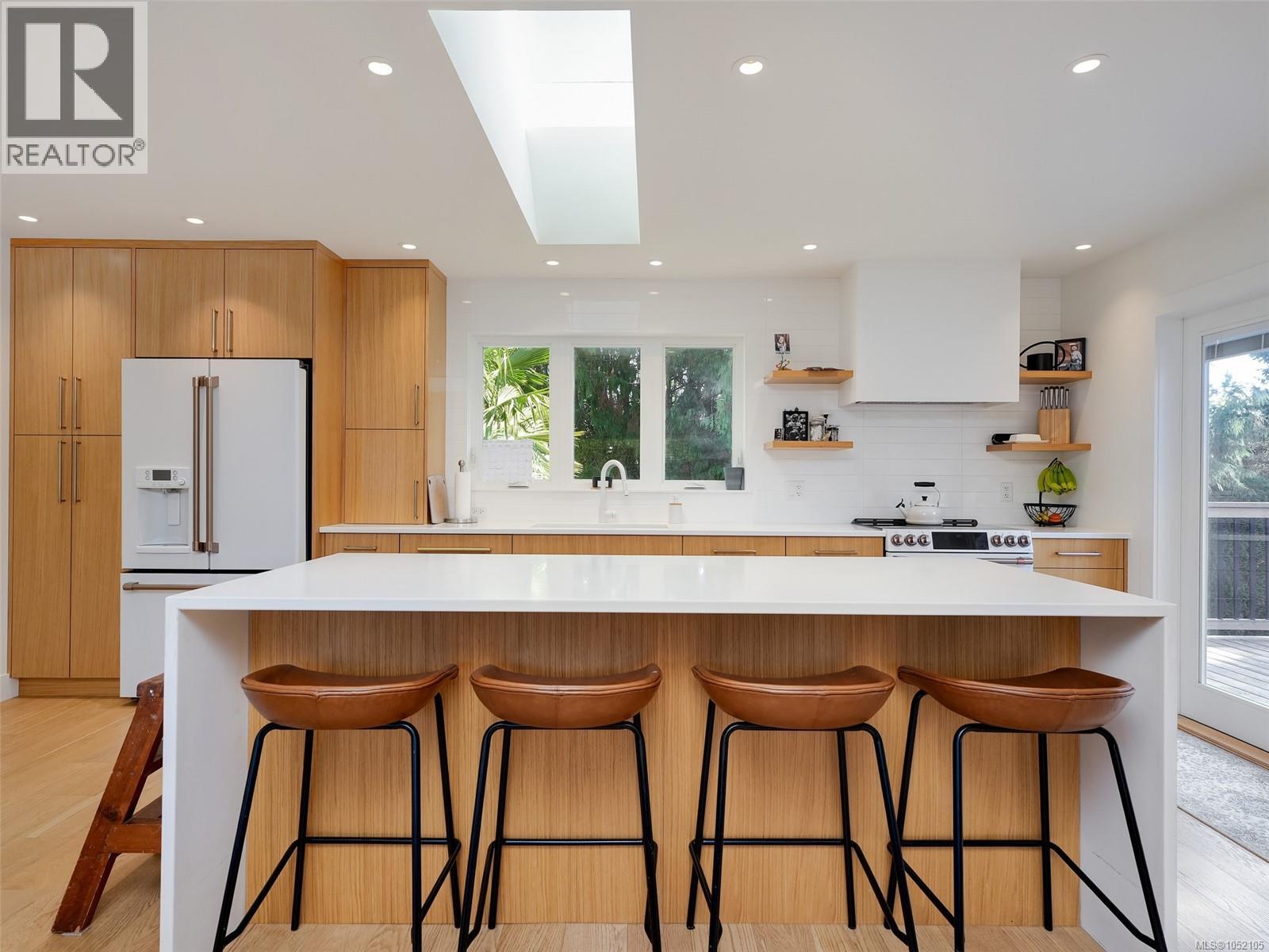 7949 East Saanich Rd