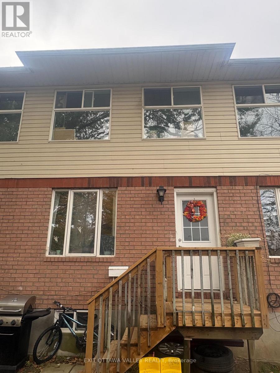E - 403 Trafalgar Road, Pembroke, Ontario