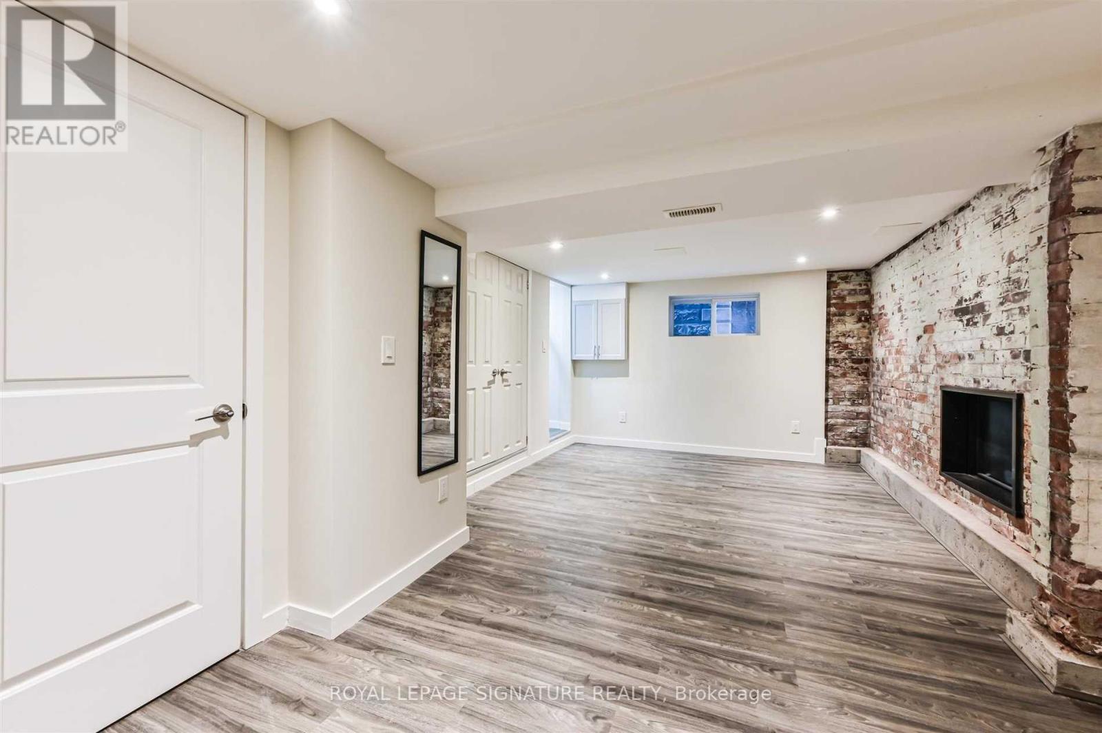 Lower - 147 Gloucester Grove, Toronto, Ontario  M6C 2A9 - Photo 11 - C14093380