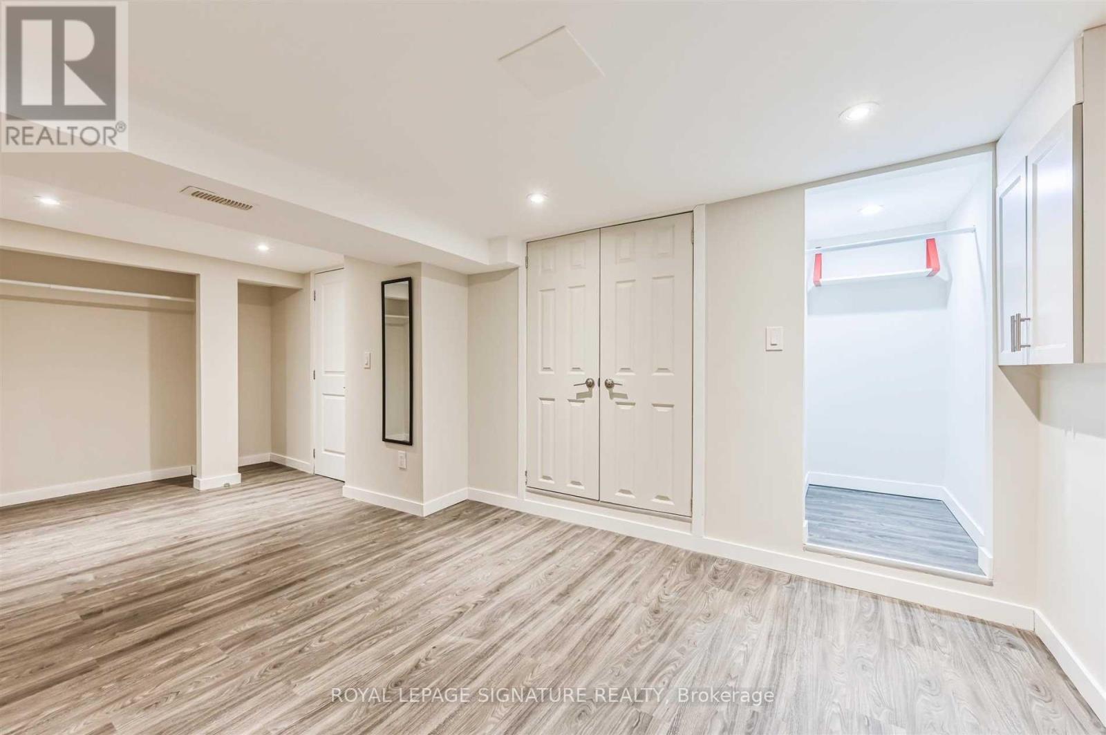 Lower - 147 Gloucester Grove, Toronto, Ontario  M6C 2A9 - Photo 14 - C14093380