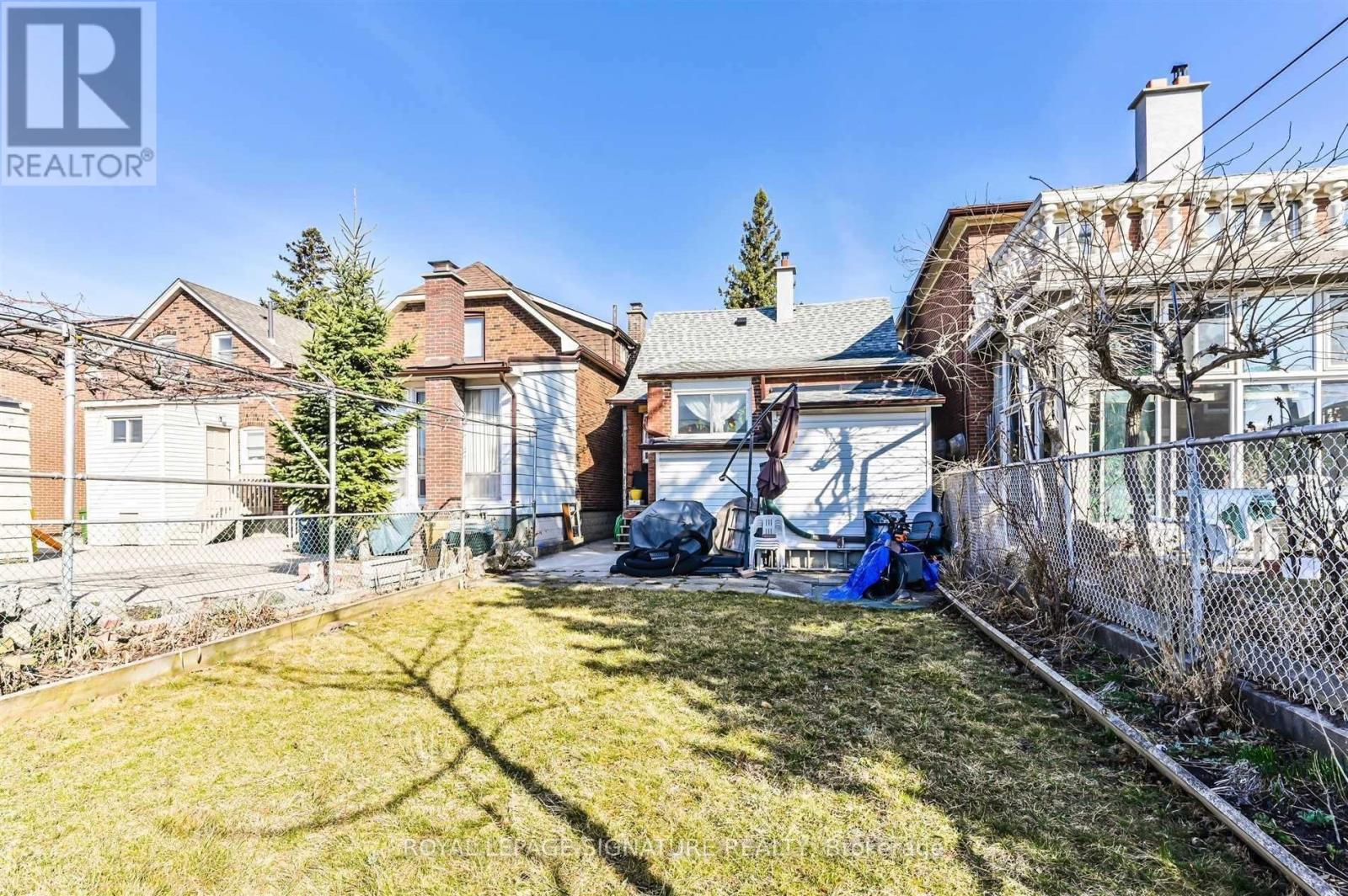 Lower - 147 Gloucester Grove, Toronto, Ontario  M6C 2A9 - Photo 20 - C14093380