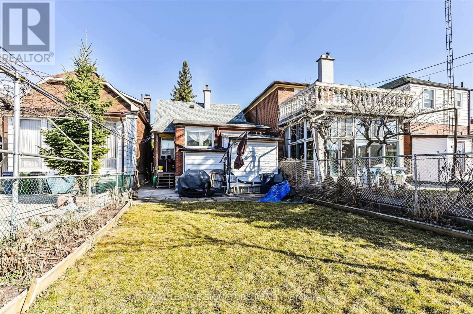 Lower - 147 Gloucester Grove, Toronto, Ontario  M6C 2A9 - Photo 21 - C14093380