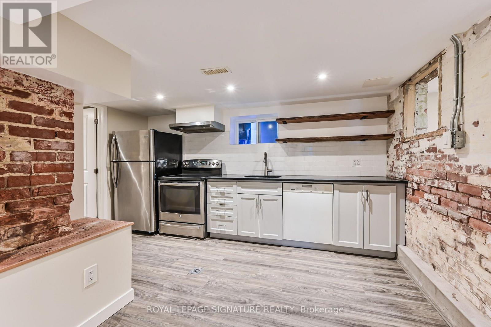 LOWER - 147 GLOUCESTER GROVE