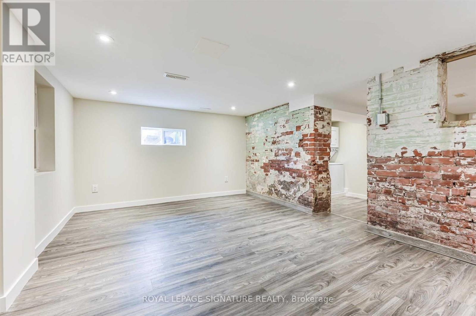 Lower - 147 Gloucester Grove, Toronto, Ontario  M6C 2A9 - Photo 6 - C14093380