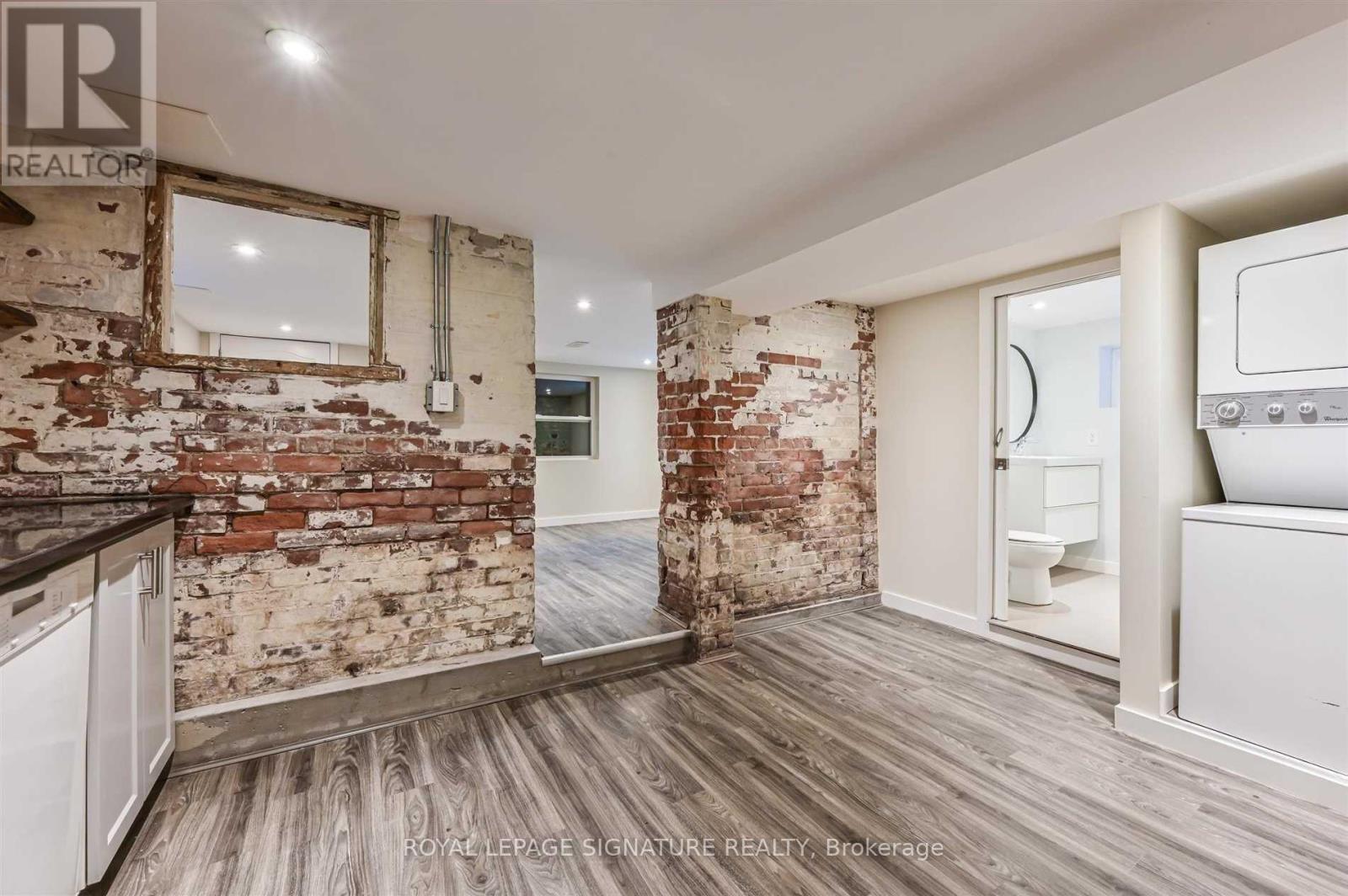 Lower - 147 Gloucester Grove, Toronto, Ontario  M6C 2A9 - Photo 7 - C14093380