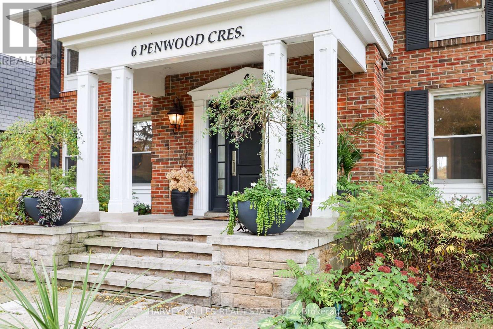 6 Penwood Crescent, Toronto, Ontario  M3B 2B9 - Photo 2 - C14093382