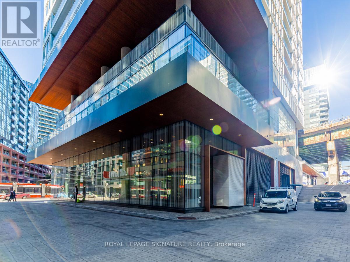 2608 - 19 BATHURST STREET