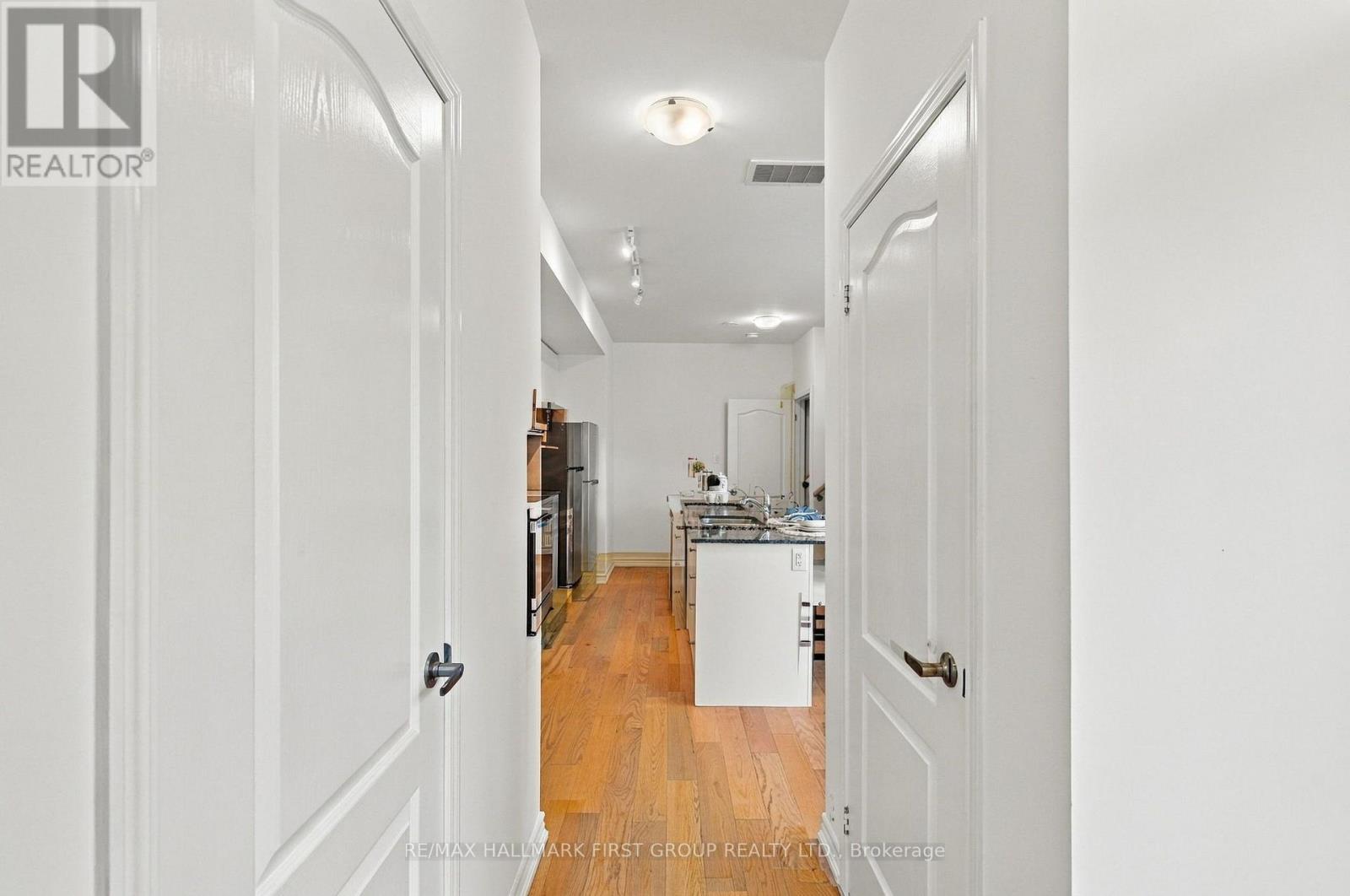 33 - 9 Clintwood Gate, Toronto, Ontario  M3A 0A8 - Photo 4 - C14093450