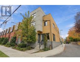 33 - 9 CLINTWOOD GATE, Toronto, Ontario