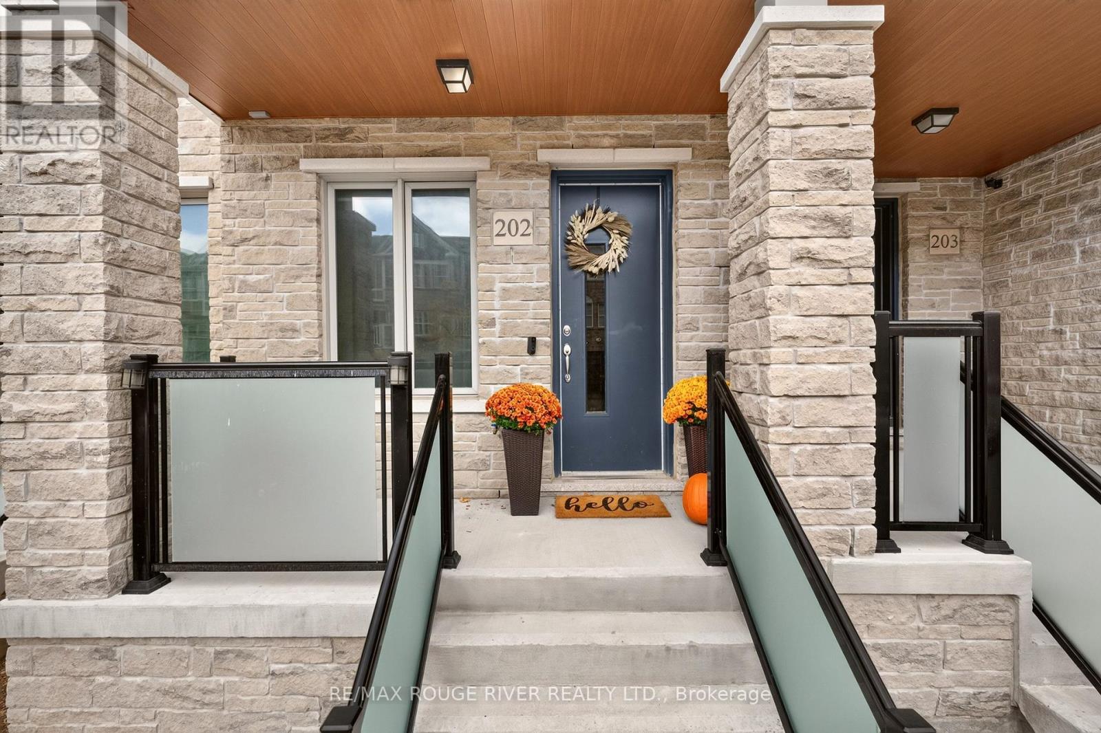 202 - 1034 Reflection Place, Pickering, Ontario  L1X 0L1 - Photo 2 - E14093526