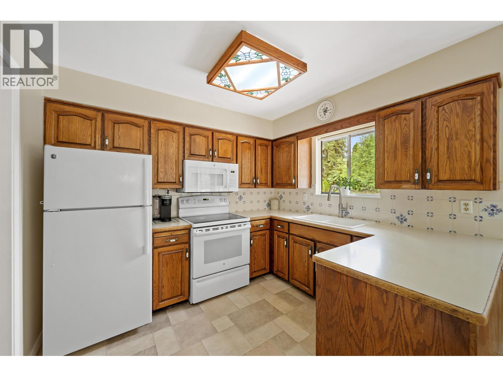 12118 Acadia Street, Maple Ridge, British Columbia  V2X 3B3 - Photo 15 - R3176442