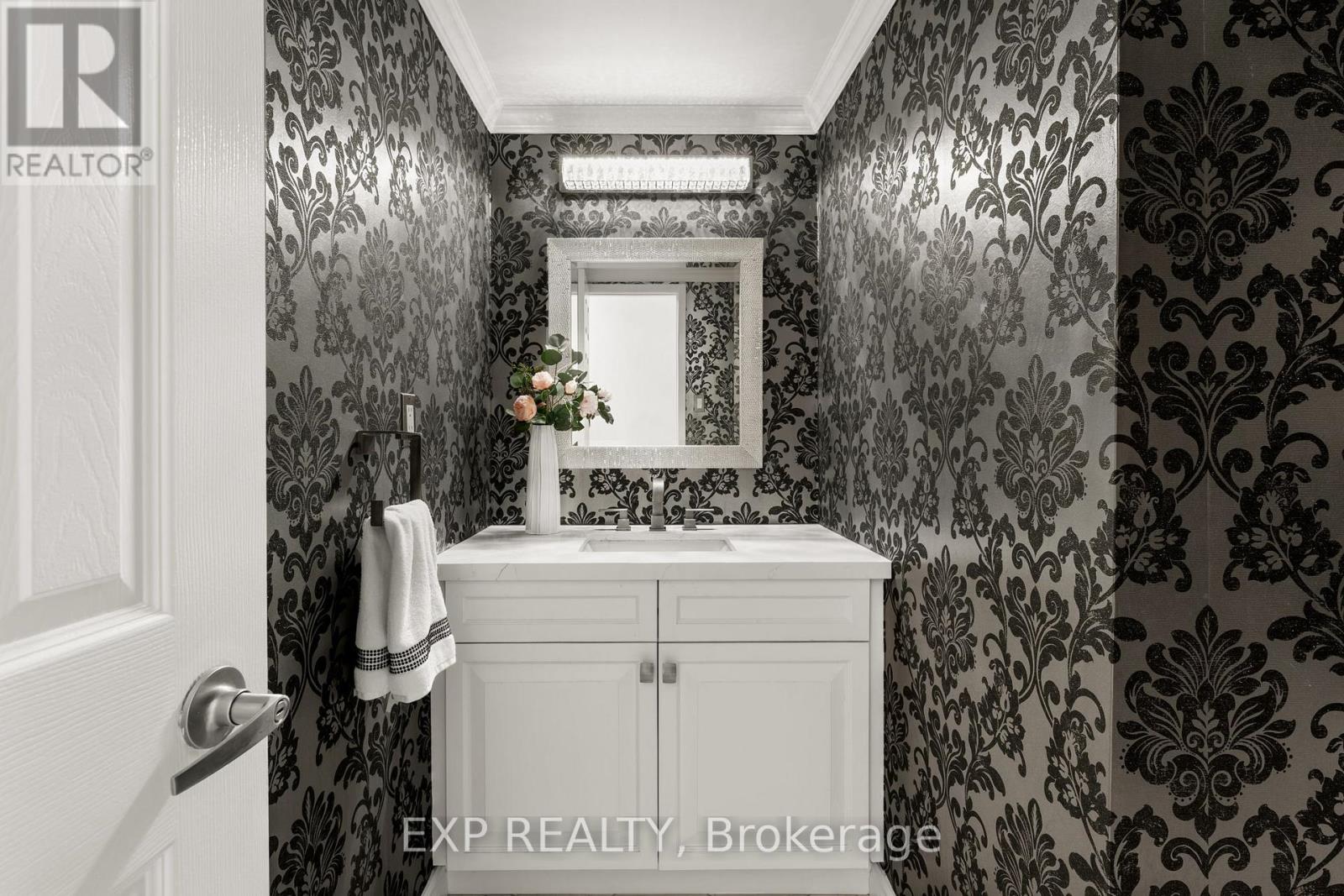 1317 Tredmore Drive, Mississauga, Ontario  L5J 3V5 - Photo 10 - W14093408