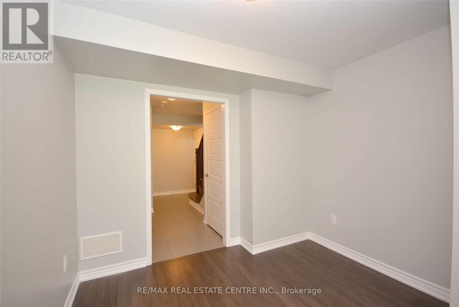 3065 Harebell Gate, Oakville, Ontario L6M 4M2 - Photo 10 - W14093478