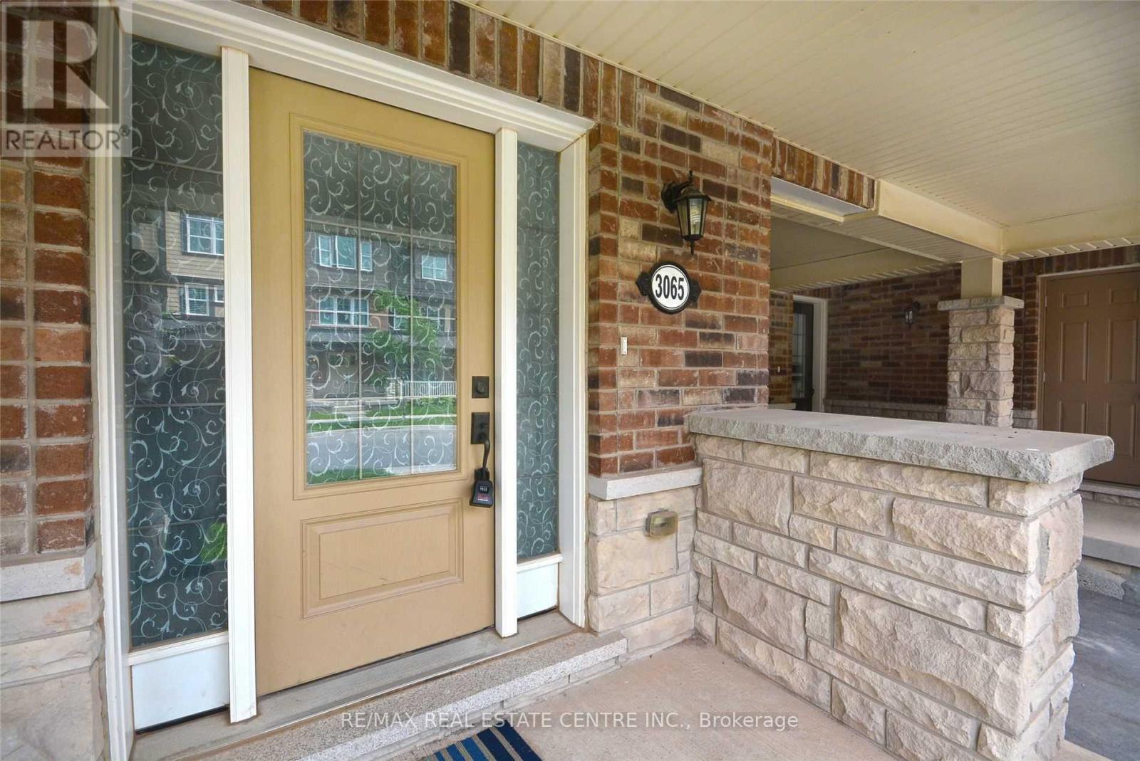3065 Harebell Gate, Oakville, Ontario L6M 4M2 - Photo 4 - W14093478