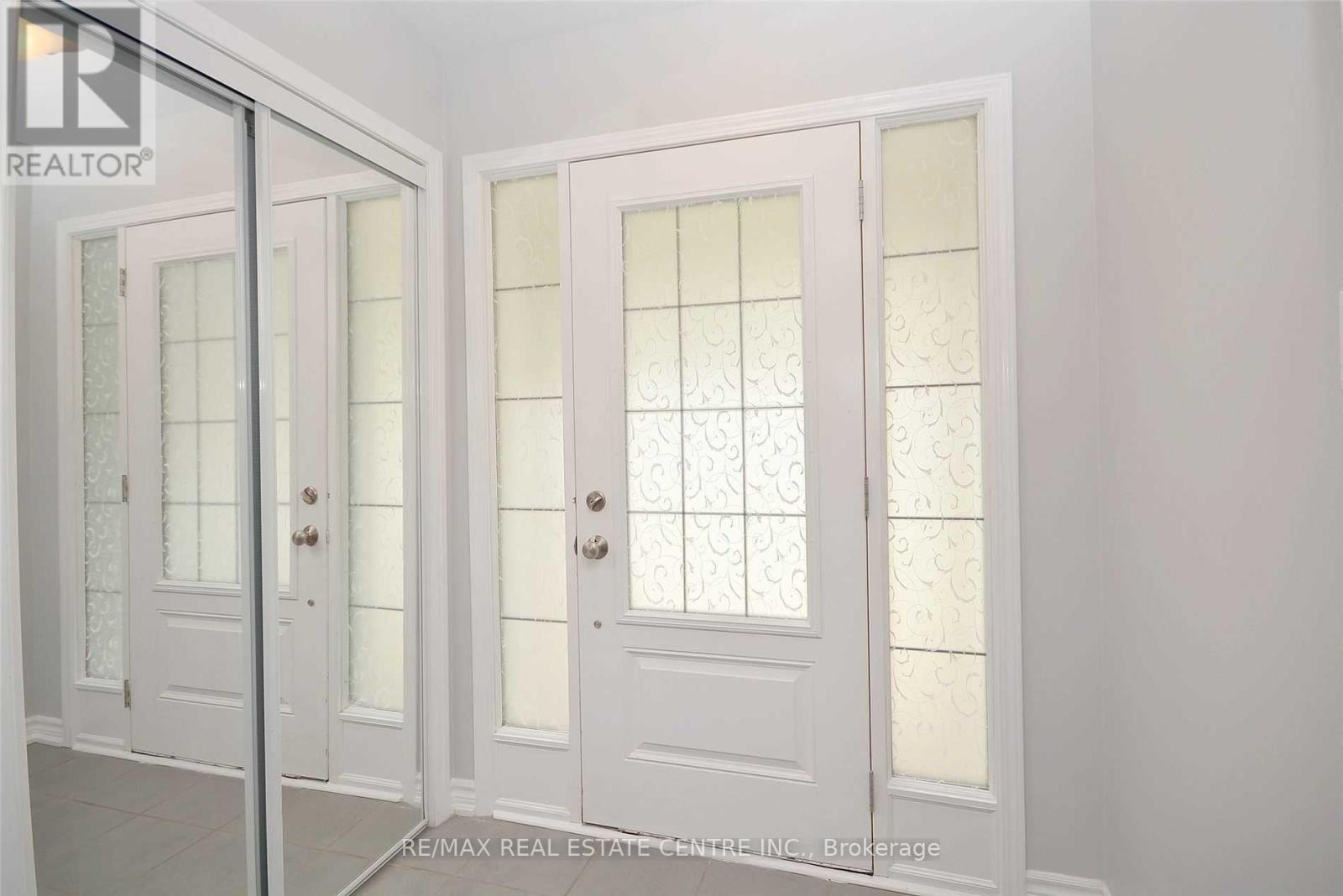 3065 Harebell Gate, Oakville, Ontario L6M 4M2 - Photo 6 - W14093478