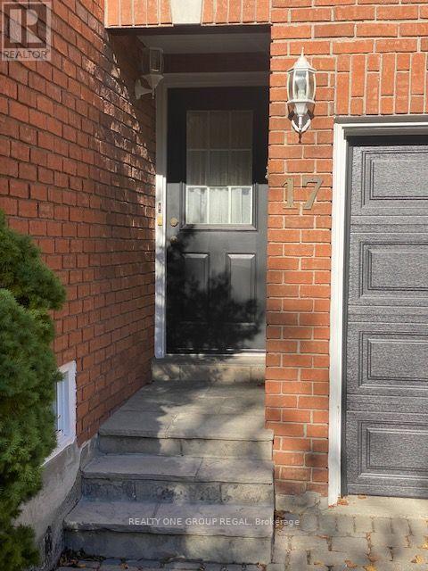 17 Dunloe Road, Richmond Hill, Ontario  L4B 2H6 - Photo 3 - N13854292