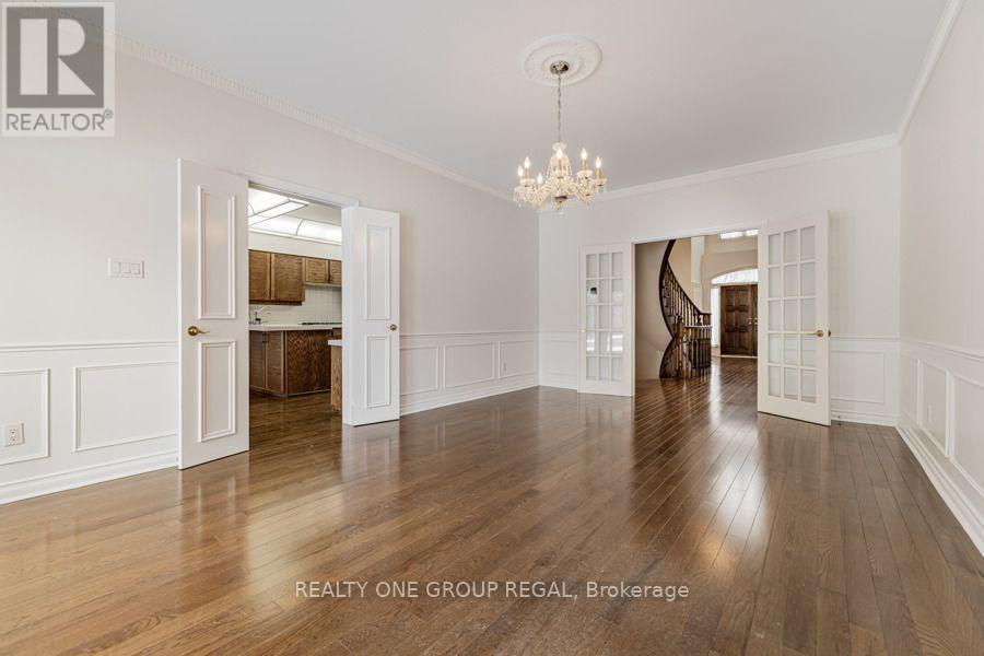 17 Dunloe Road, Richmond Hill, Ontario  L4B 2H6 - Photo 9 - N13854292