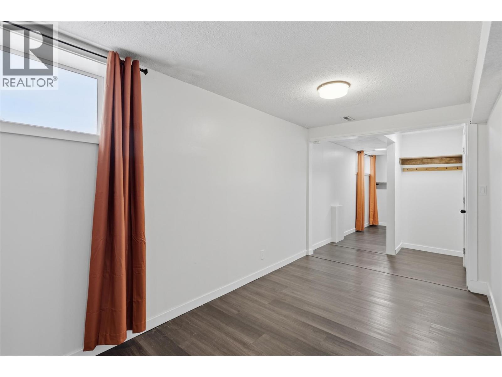 1239 10th Street, Kamloops, British Columbia  V2B 3A9 - Photo 45 - 10403812