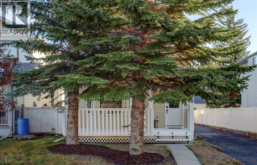 28 Woodside Circle Nw, Airdrie, Alberta  T4B 2H8 - Photo 3 - A2351886
