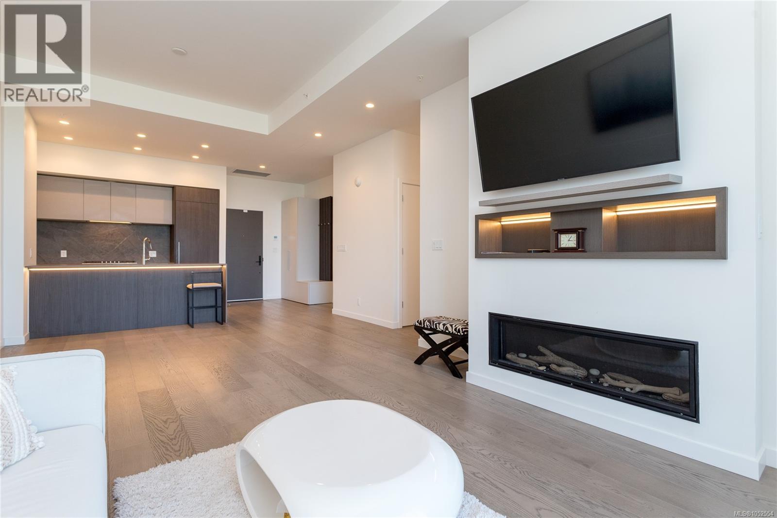 1504 2000 Hannington Rd