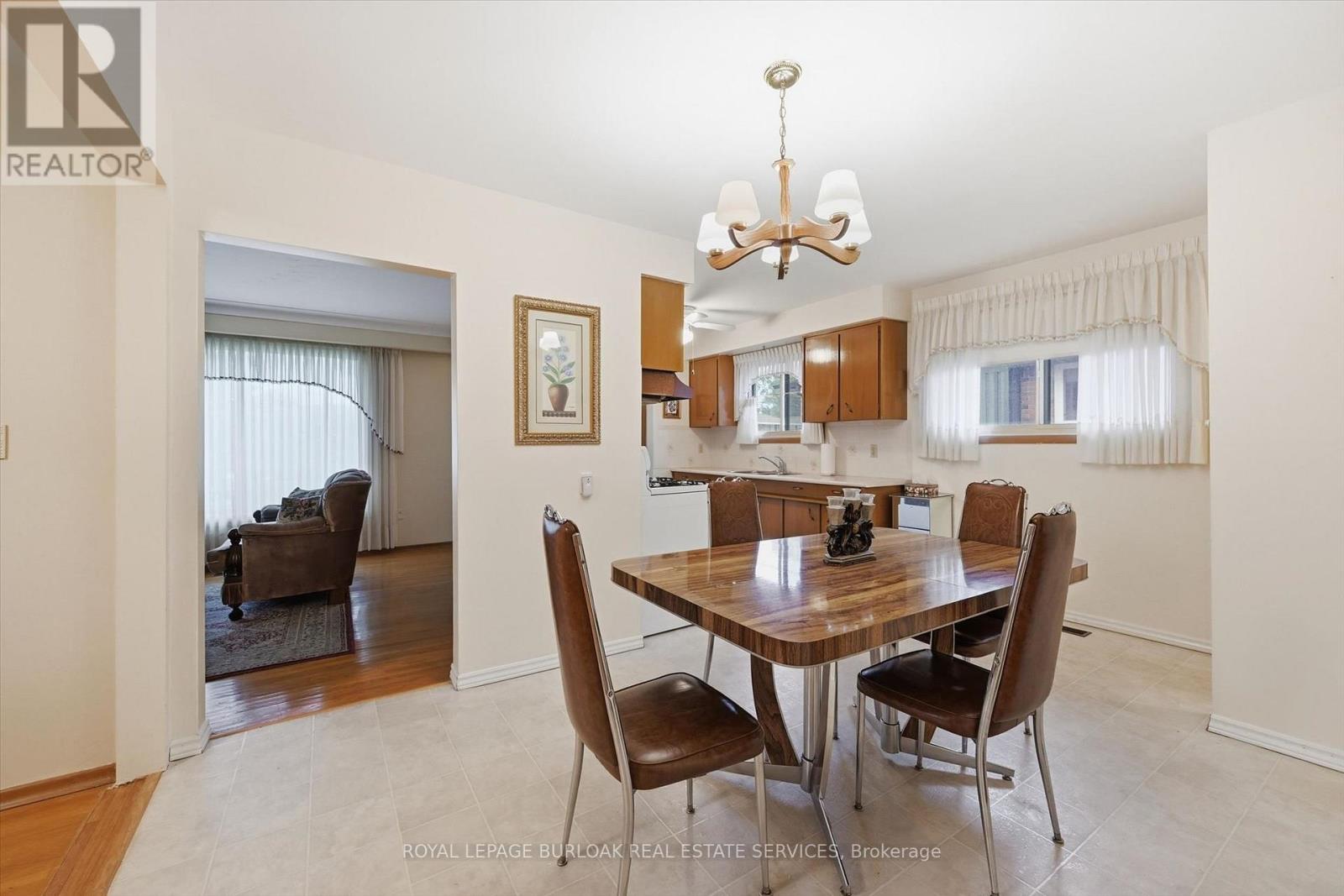 138 Luscombe Street, Hamilton (Greeningdon), Ontario  L9A 2K3 - Photo 14 - X14093464