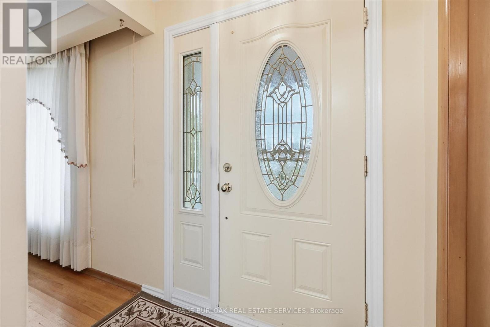 138 Luscombe Street, Hamilton (Greeningdon), Ontario  L9A 2K3 - Photo 5 - X14093464