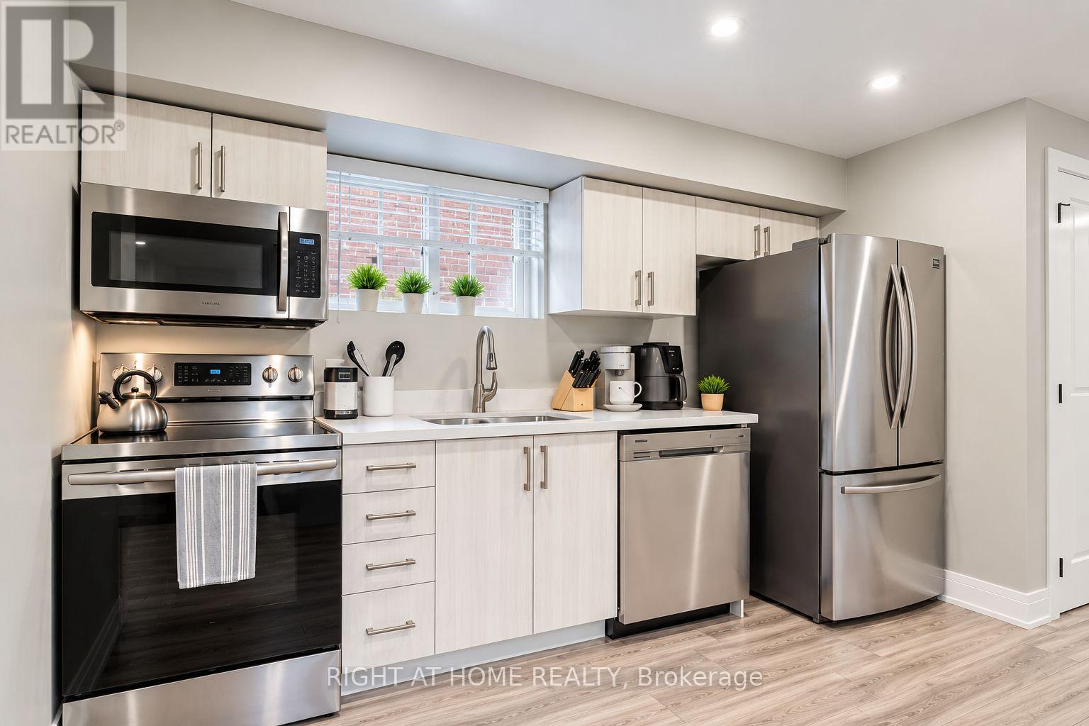 Lower - 6 Newlands Avenue, Georgina, Ontario  L4P 3T3 - Photo 5 - N13844782