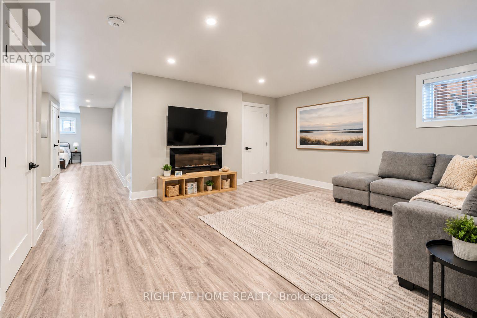 Lower - 6 Newlands Avenue, Georgina, Ontario  L4P 3T3 - Photo 4 - N13844782