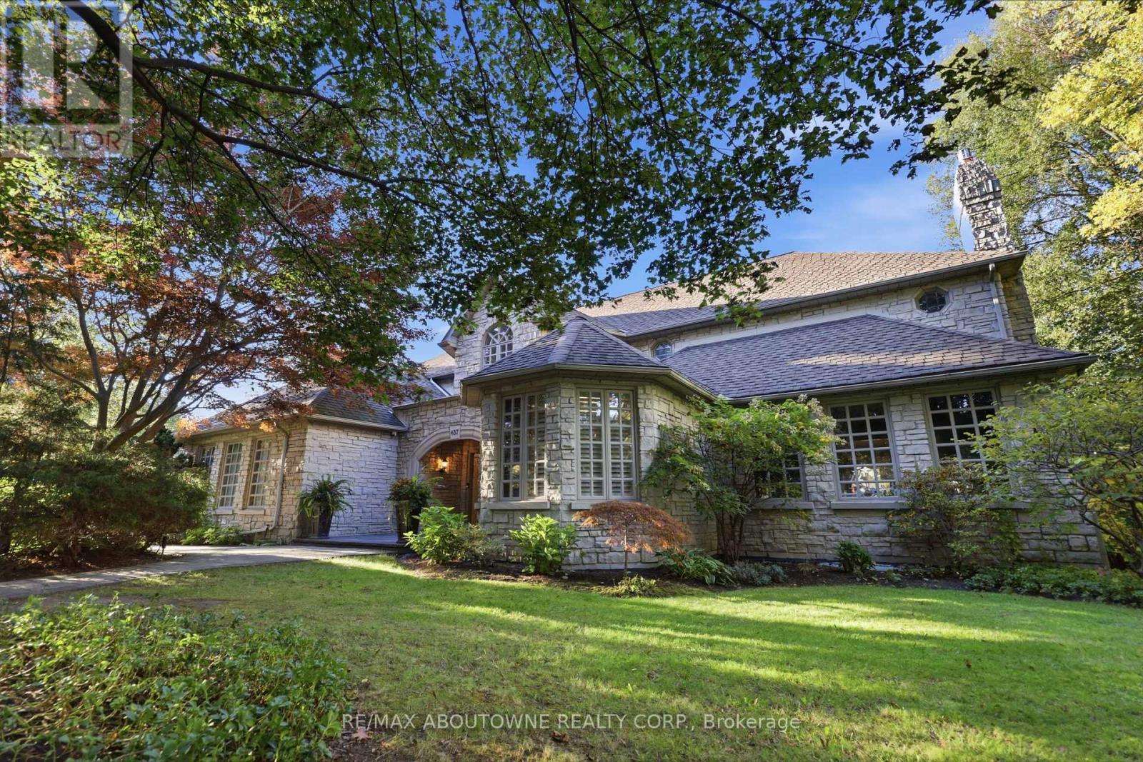 437 CAIRNCROFT ROAD, Oakville, Ontario