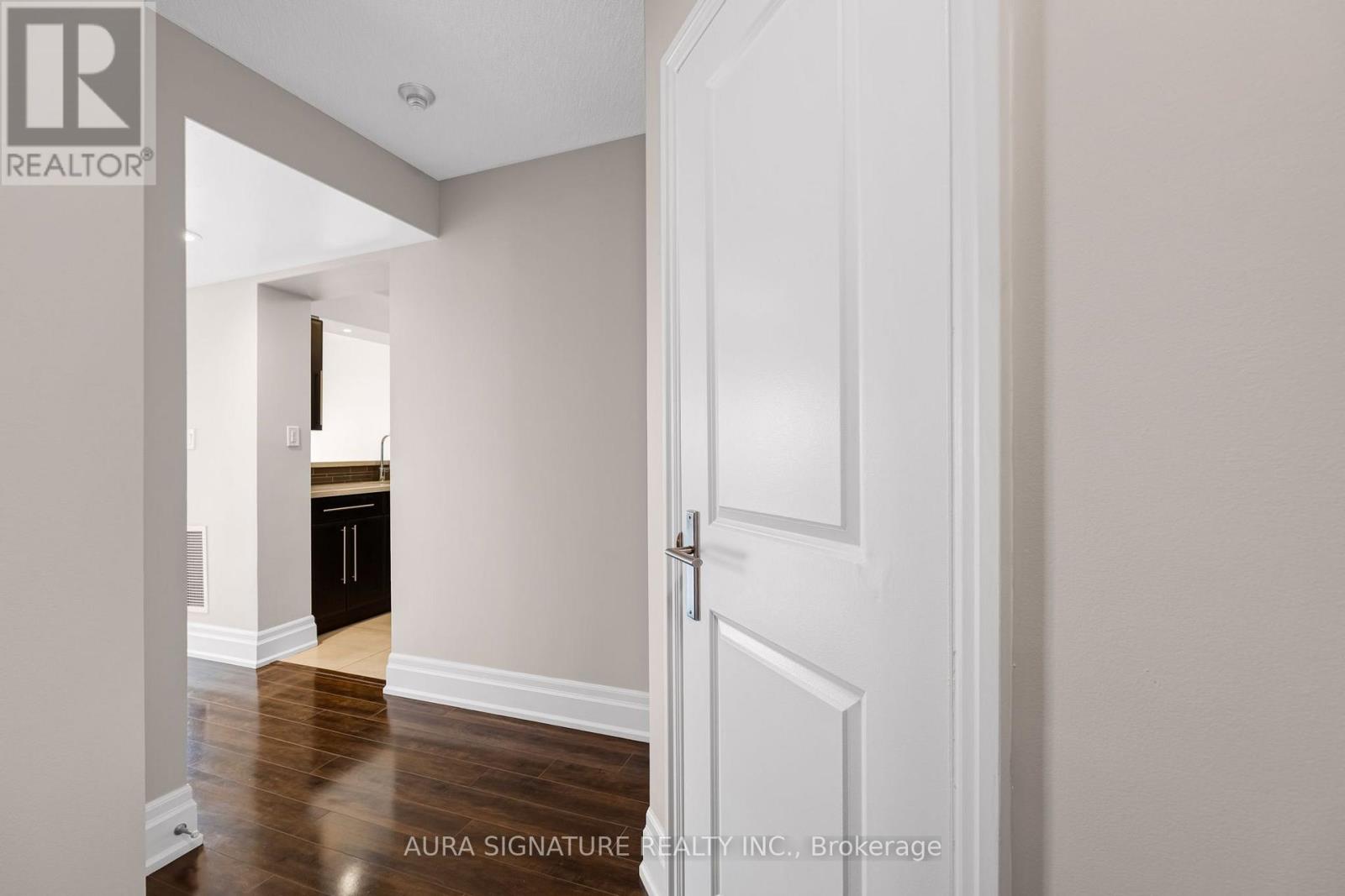 1010 - 3 Hickory Tree Road, Toronto, Ontario  M9N 3W5 - Photo 6 - W13853724