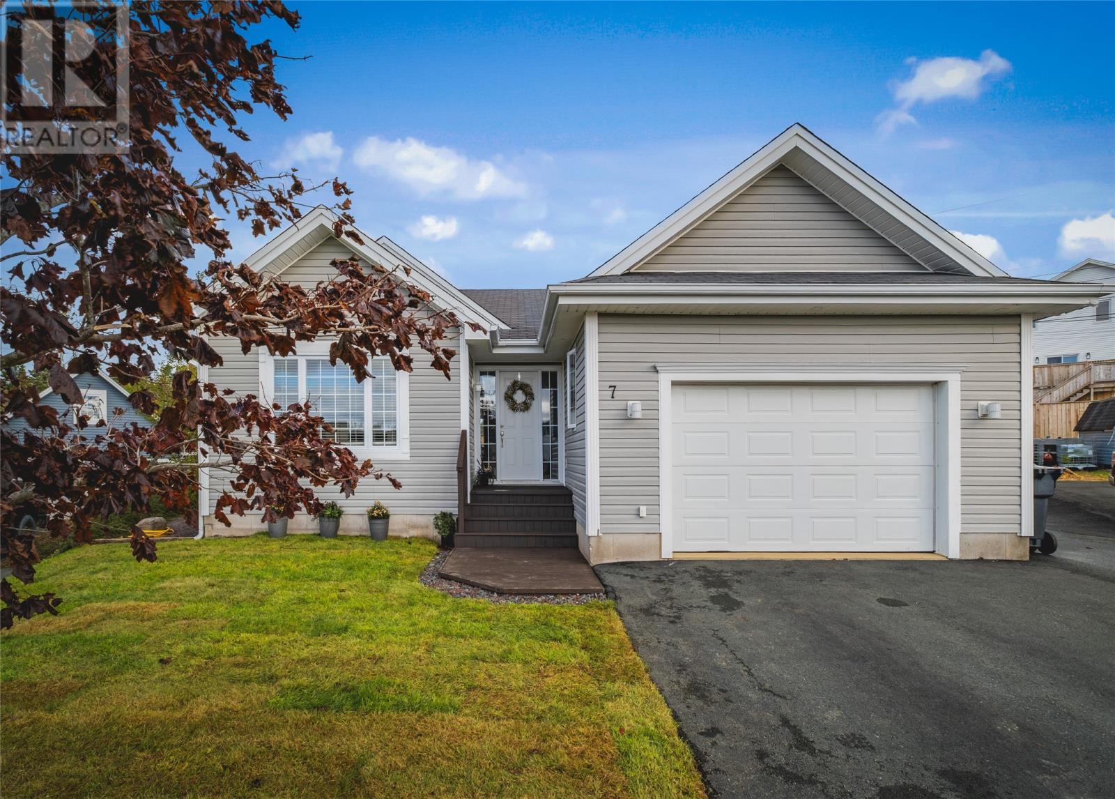 7 Callaghan Place, Paradise