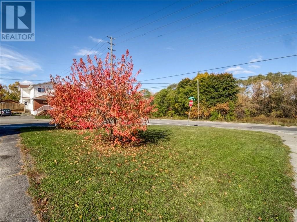 647 Whittaker Street, Greater Sudbury, Ontario  P3E 4A9 - Photo 6 - 2131009