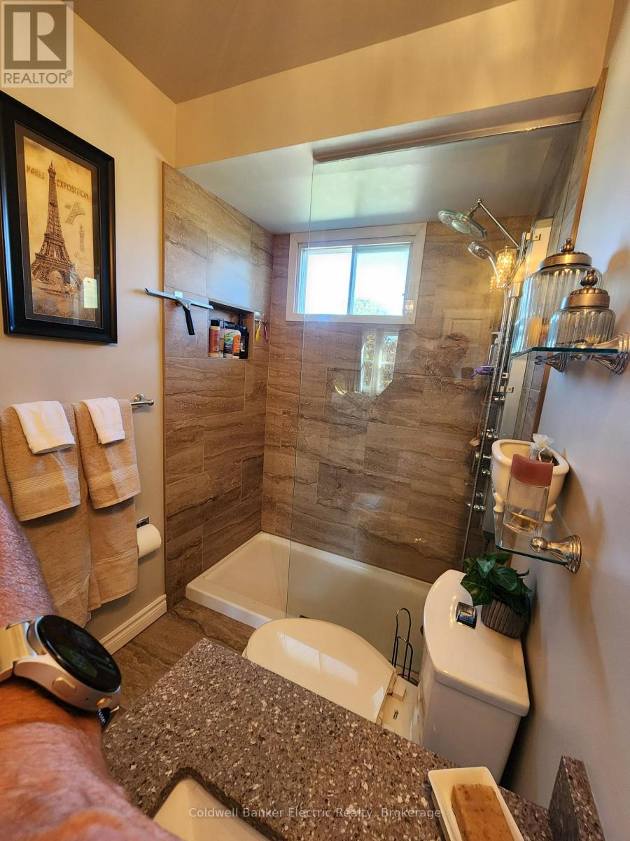 1007 Moorelands Crescent, Pickering, Ontario  L1W 3K3 - Photo 36 - E14092550