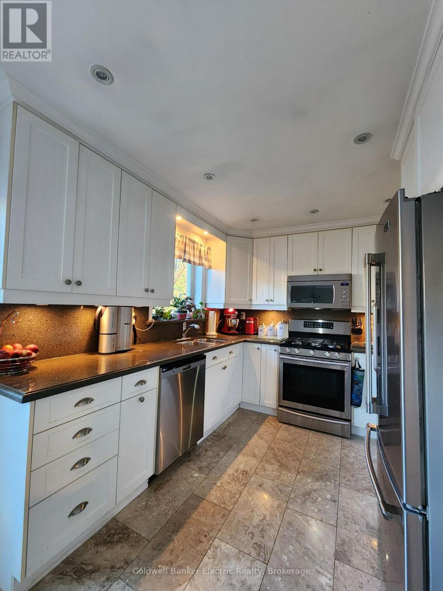 1007 Moorelands Crescent, Pickering, Ontario  L1W 3K3 - Photo 35 - E14092550