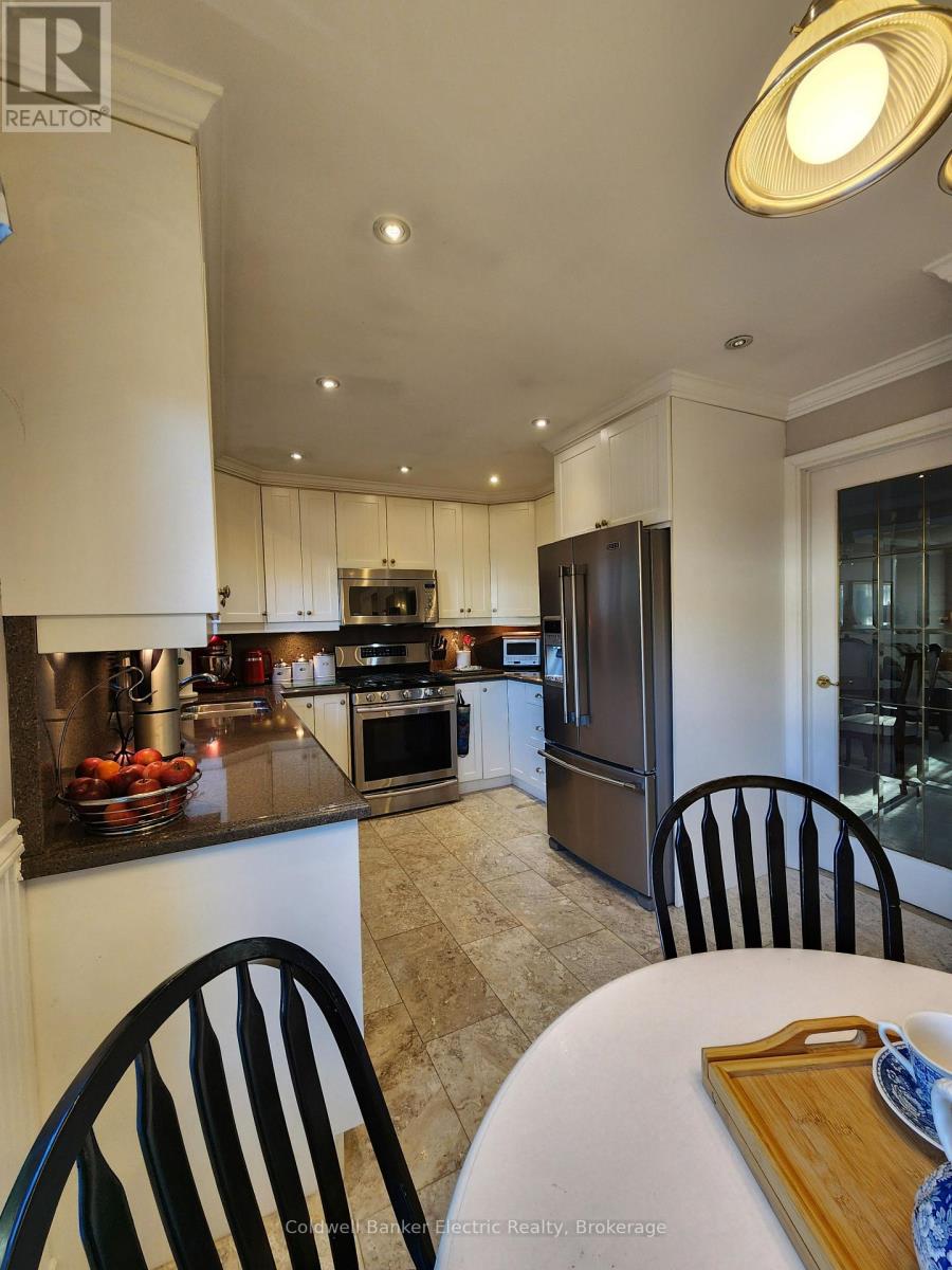 1007 Moorelands Crescent, Pickering, Ontario  L1W 3K3 - Photo 31 - E14092550