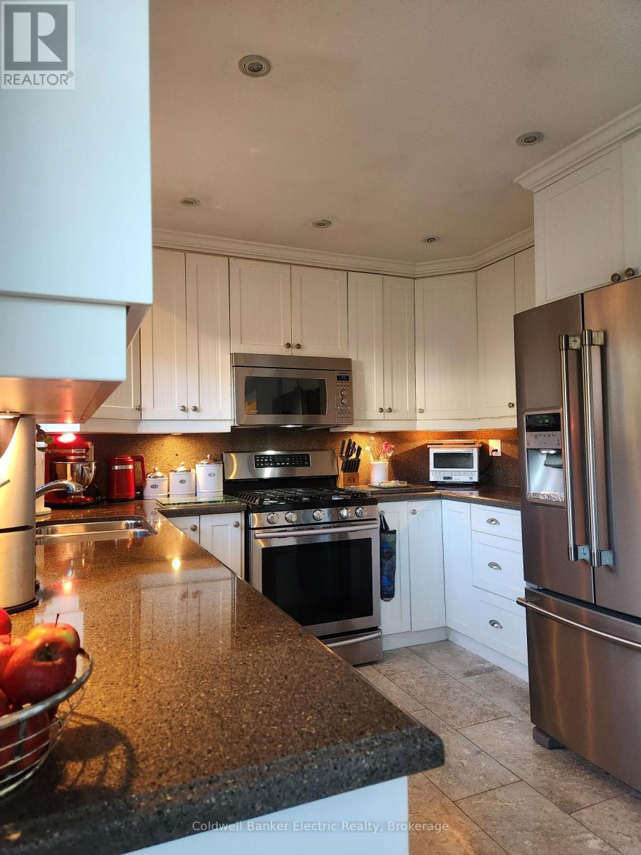 1007 Moorelands Crescent, Pickering, Ontario  L1W 3K3 - Photo 39 - E14092550