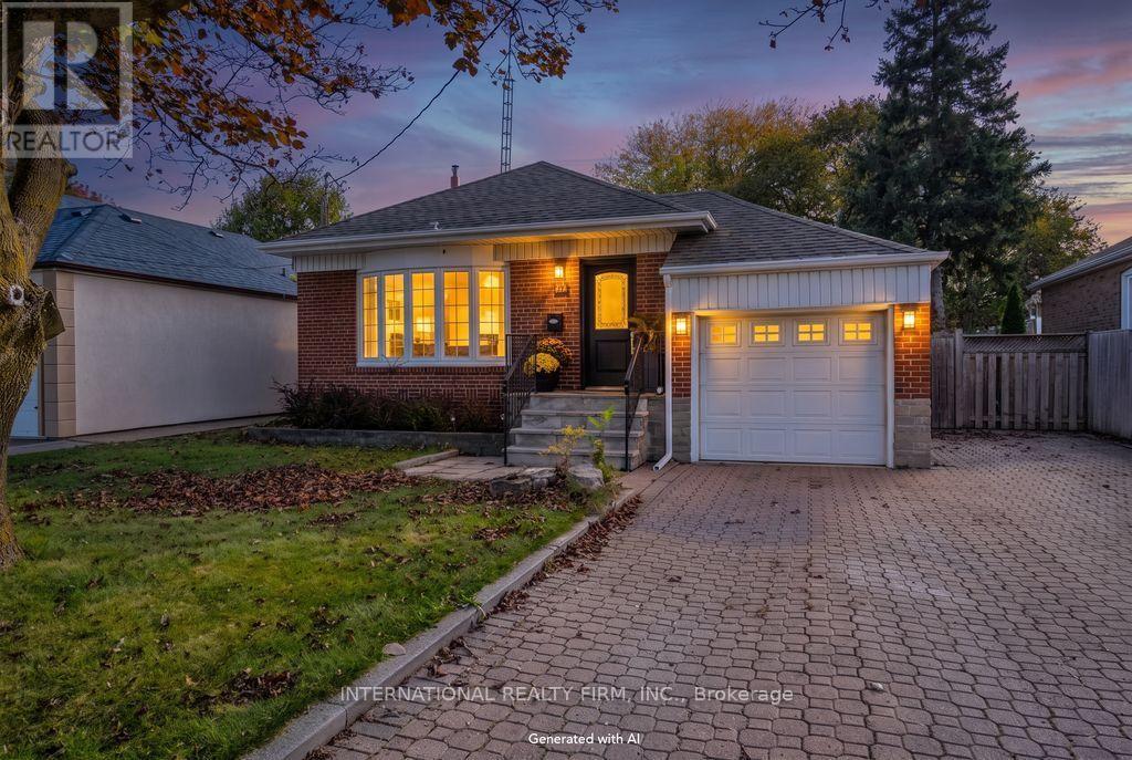 582 SOUTH SERVICE ROAD, Mississauga, Ontario