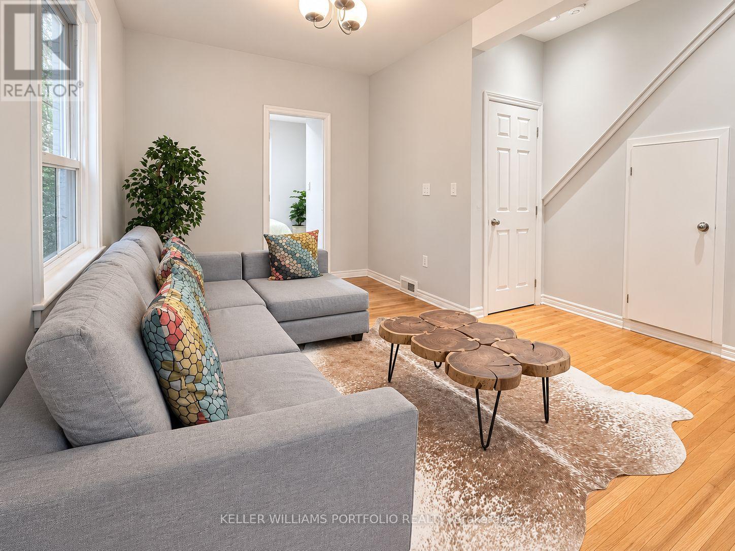 Main Fl - 184 Franklin Avenue, Toronto, Ontario  M6P 3Y8 - Photo 5 - W14029152