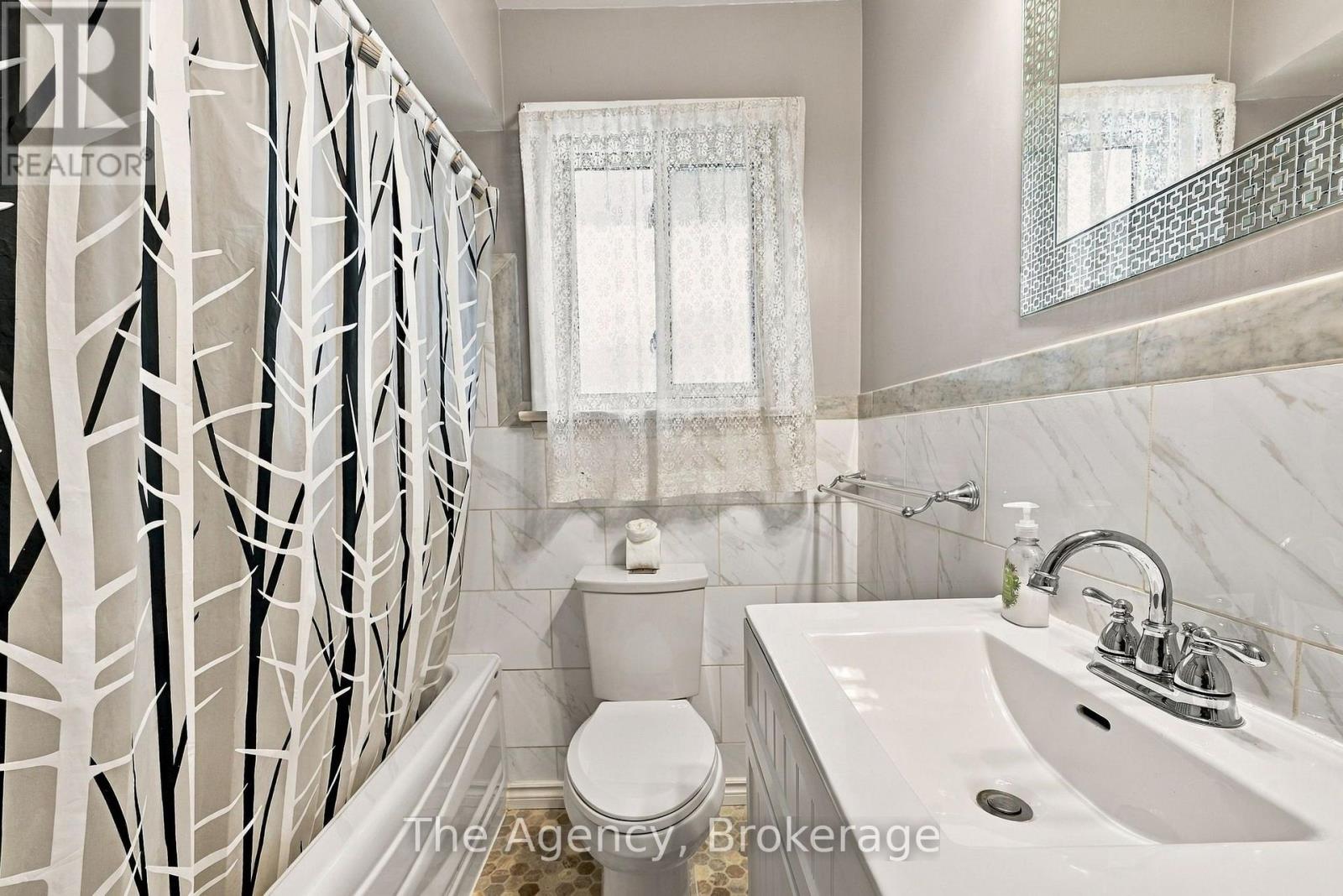 374 Nipigon Street, Oshawa, Ontario  L1J 4N9 - Photo 20 - E14093712