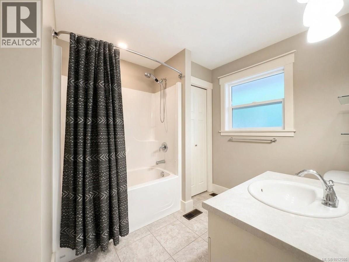 8475 Lisa Lane, Lantzville, British Columbia  V0R 2H0 - Photo 22 - 1052586