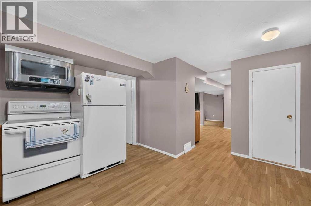 8331 33 Avenue Nw, Calgary, Alberta  T3B 1L5 - Photo 38 - A2347506